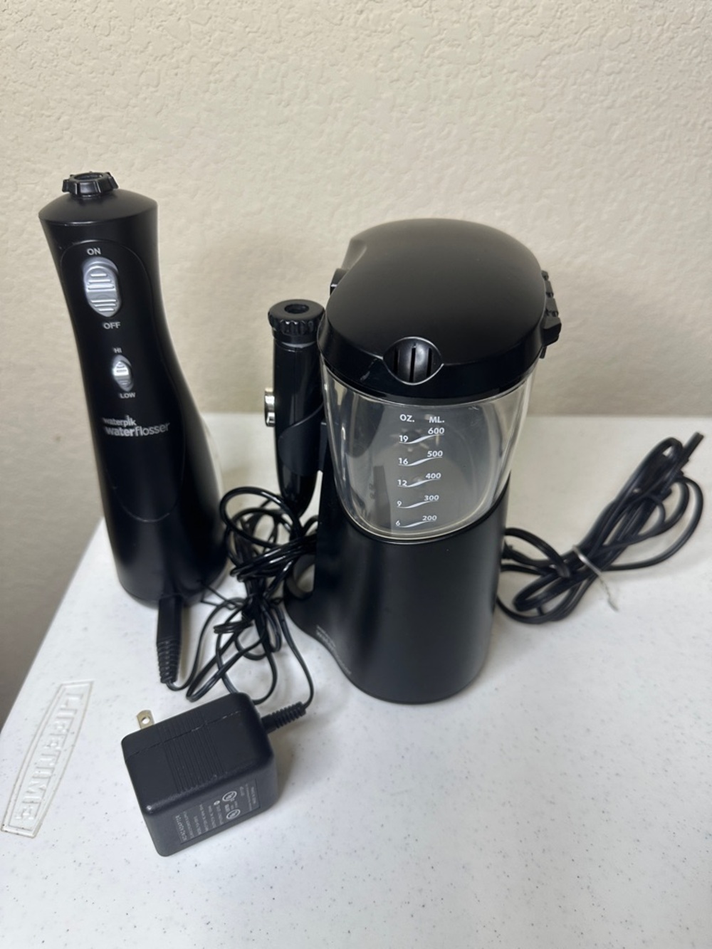 Waterpik Waterflosser - Picture 2 of 12